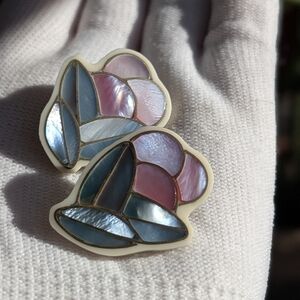 Vintage Plastic Floral Clip-On Earrings – Golden Girls